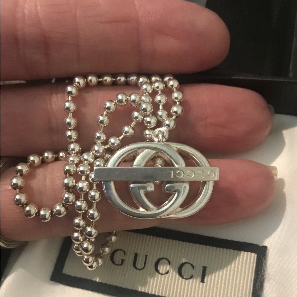 NWT  Authentic Gucci Silver Silver Britt Toggle Necklace